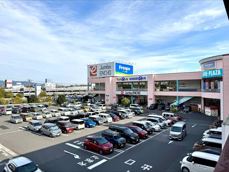広々駐車場のショッピングモール、フレスポ静岡☆