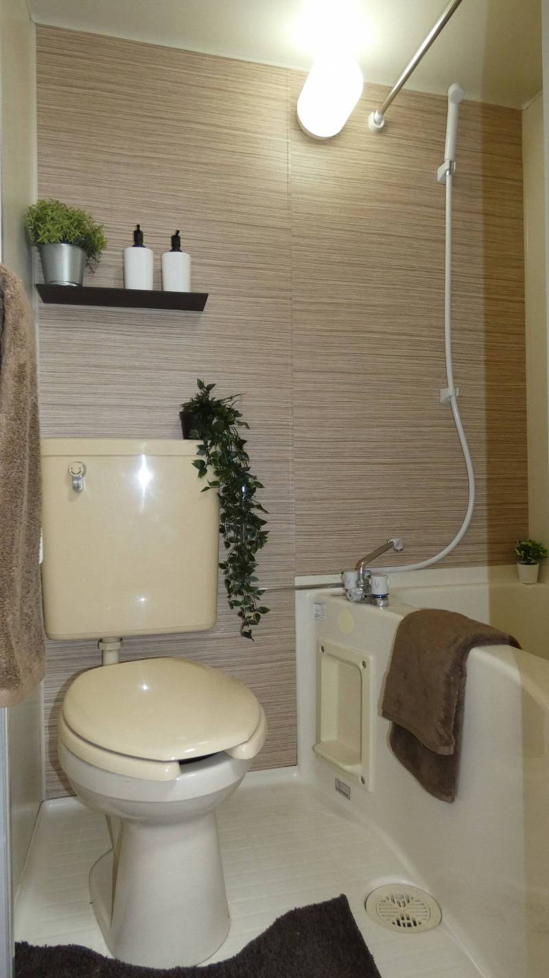 トイレには細かい棚も完備です