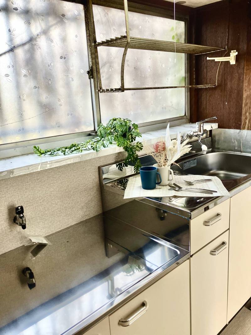 キッチンのお写真です。キッチン台は新規です。