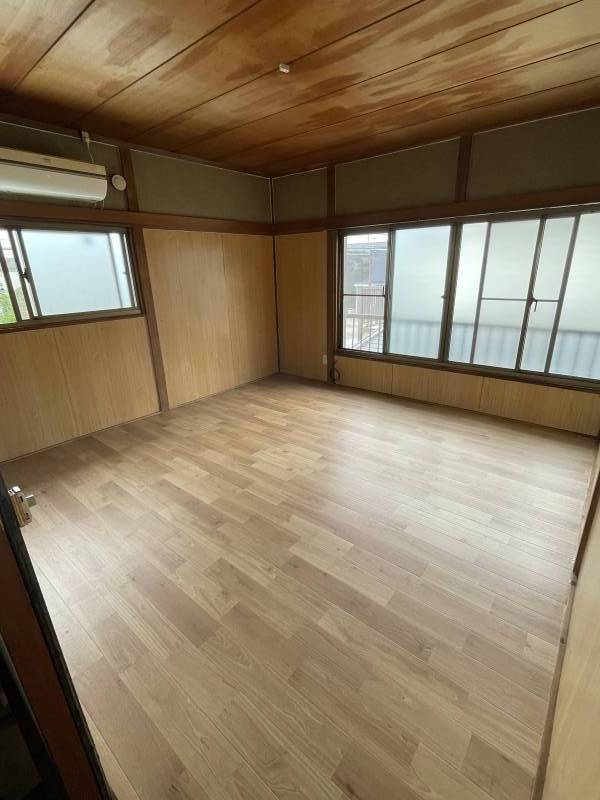 ２F　洋室８畳