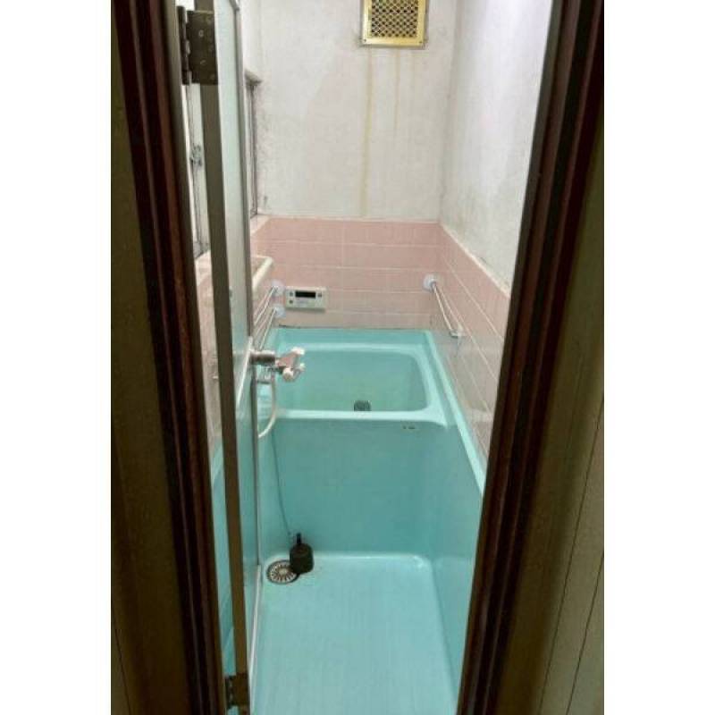 浴室もリニューアル済です。