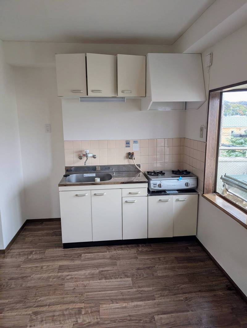 リフォーム済み、キッチン、コンロ付きです。