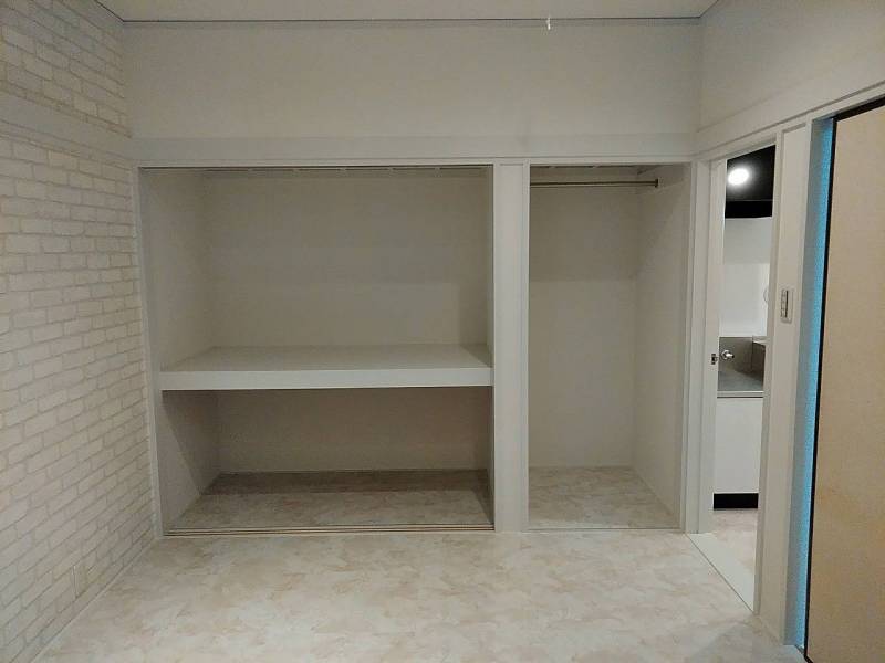 洋室6畳　収納スペース
（向かって左側のみ建具あり）