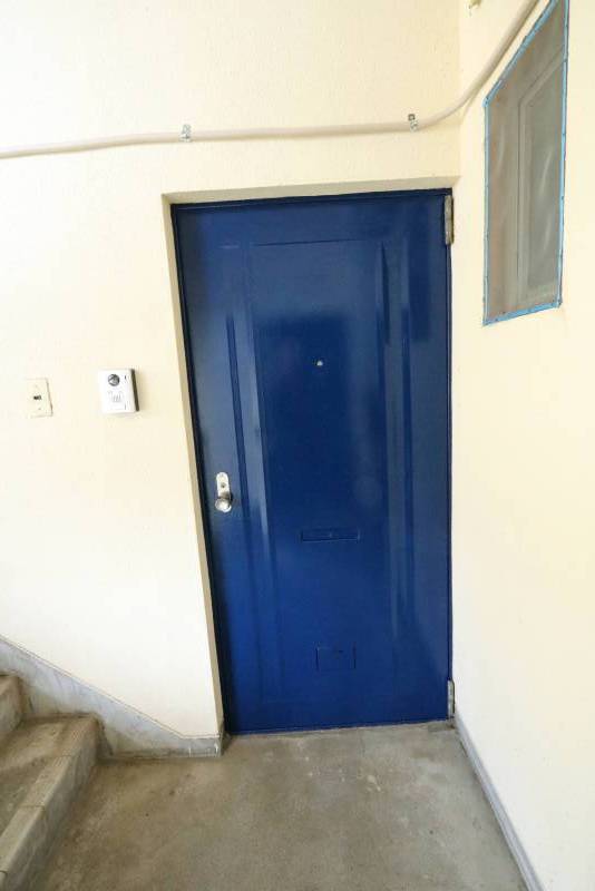 玄関ドアも塗装で一新しました　TVモニターフォン付