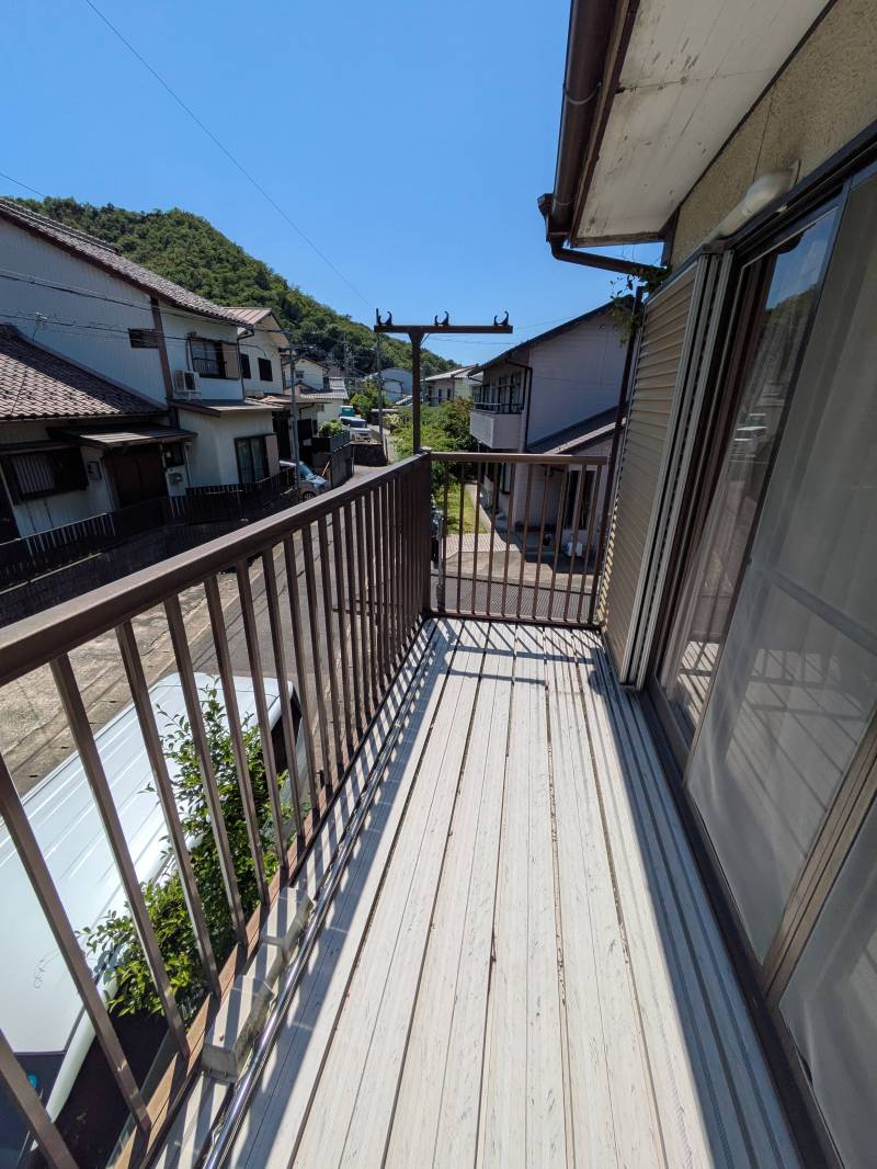 広いバルコニーで洗濯物の多い日も快適です。