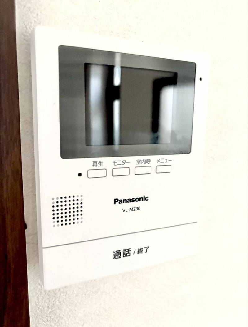 カラーテレビモニターフォン完備です。