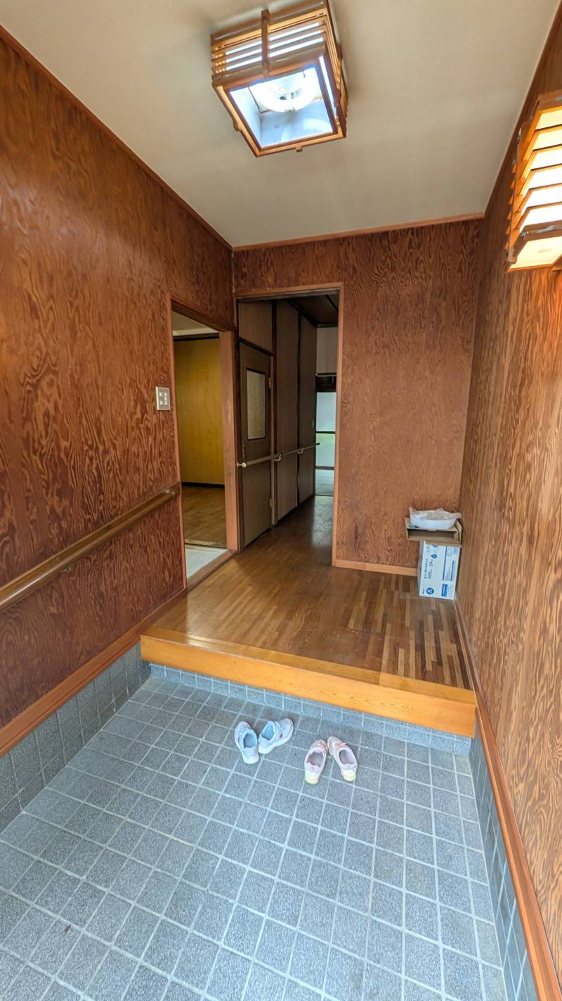 玄関
ゆとりのある玄関で毎日の出入りも快適