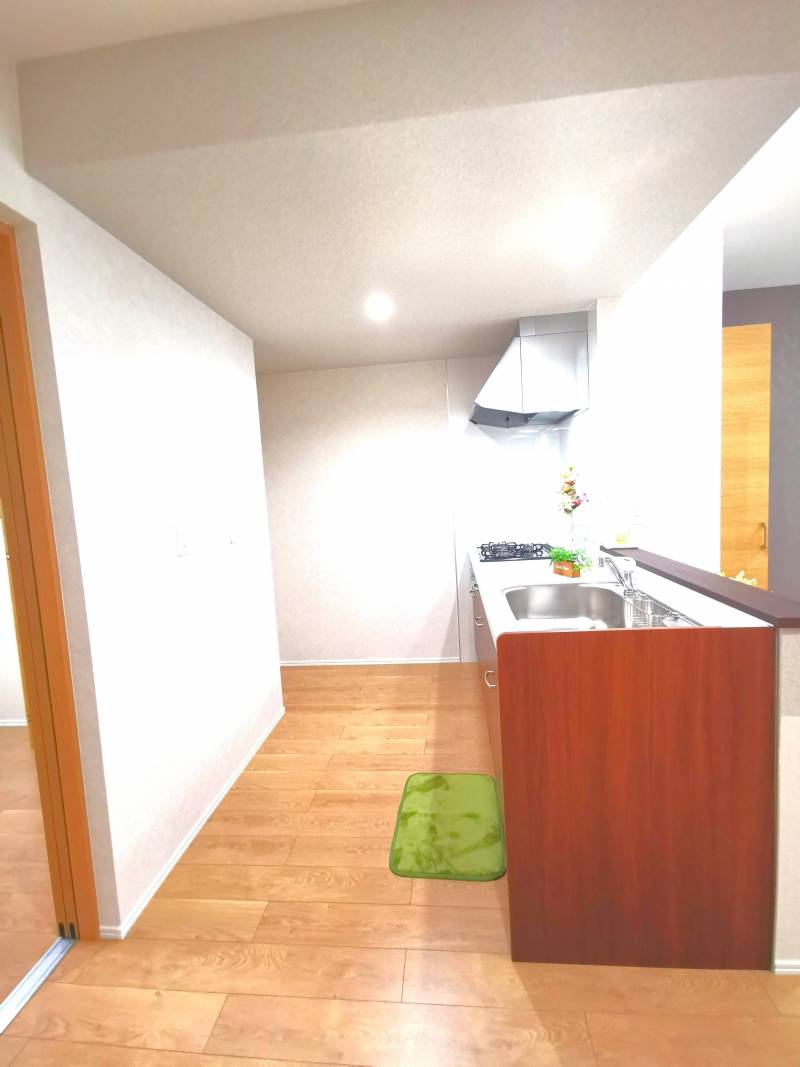 ワイドサイズの広々キッチン