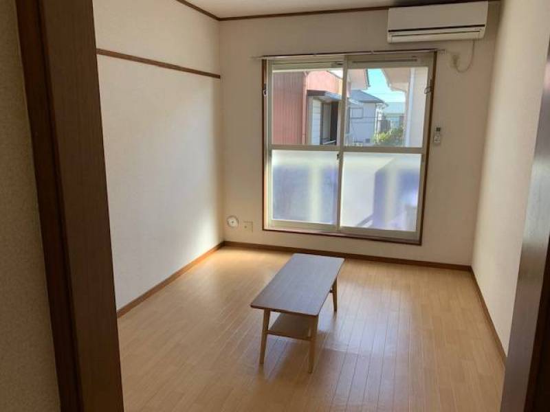 2F南向きバルコニー付きのとても明るいお部屋です！