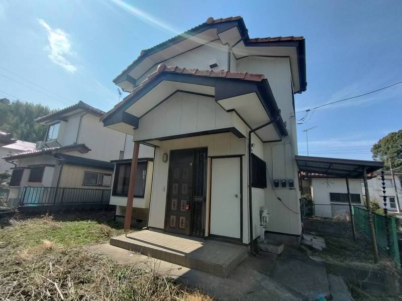 外観　屋根付き駐輪場あり