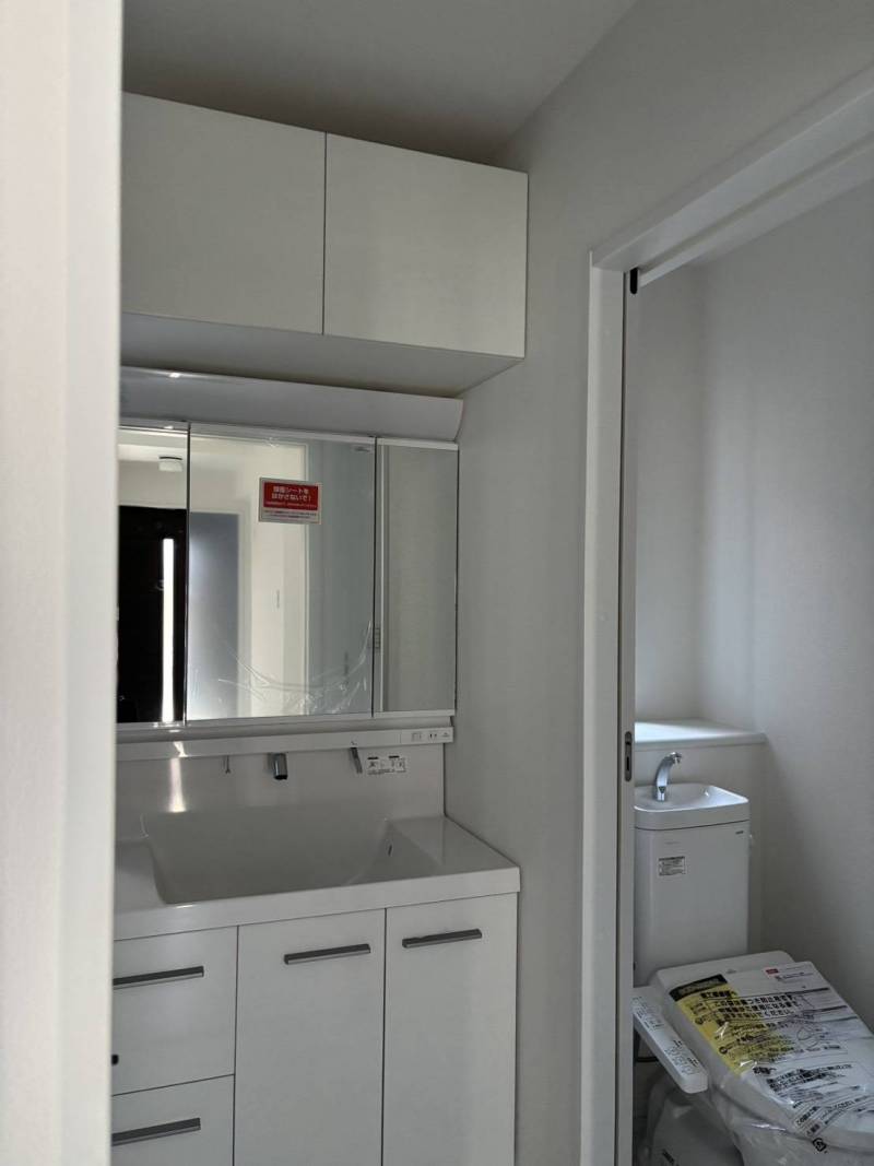 洗面台は幅広大容量のものなので安心