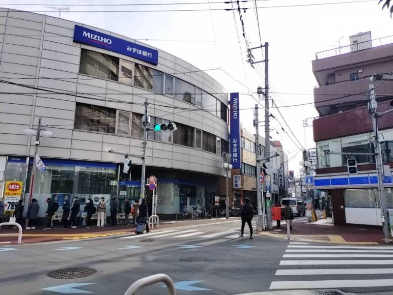 みずほ銀行、りそな銀行、三菱UFJ銀行のATMなど