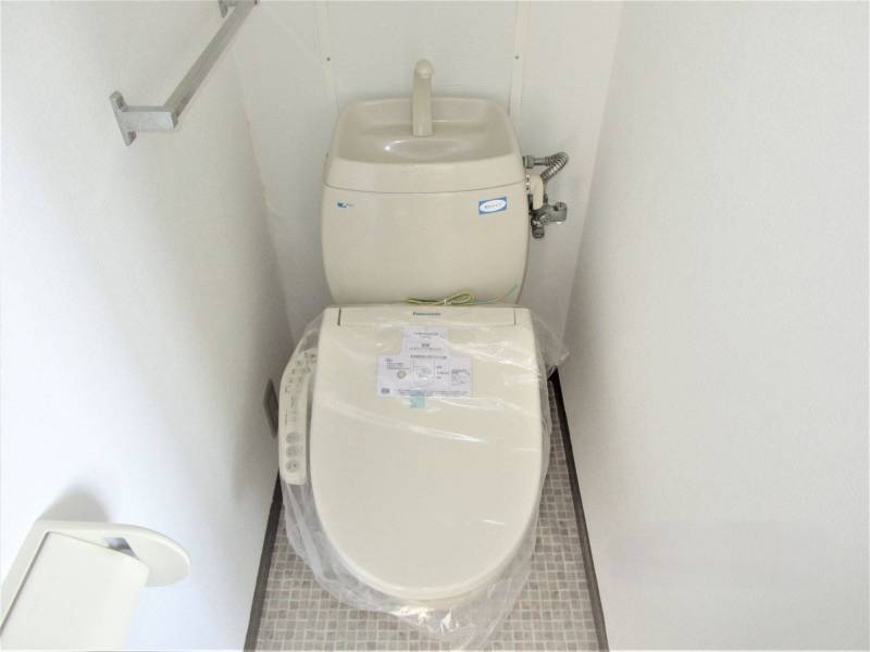 温水洗浄便座に換装済み