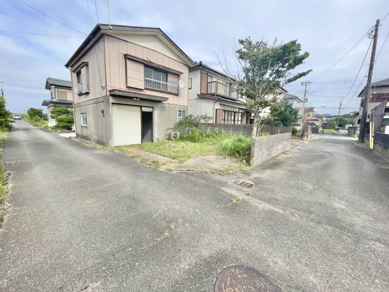 接道が広く、大型車や運転が苦手な方にもピッタリ。