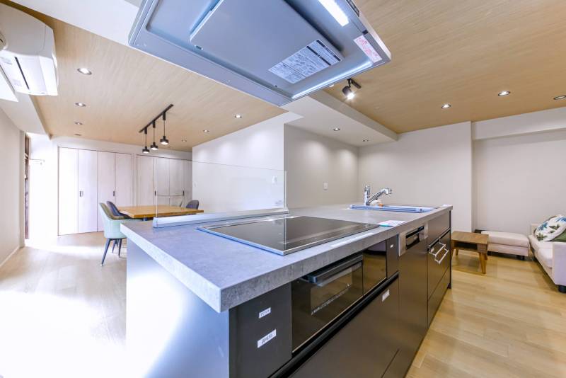 シェアキッチンで友達と一緒に料理もできます