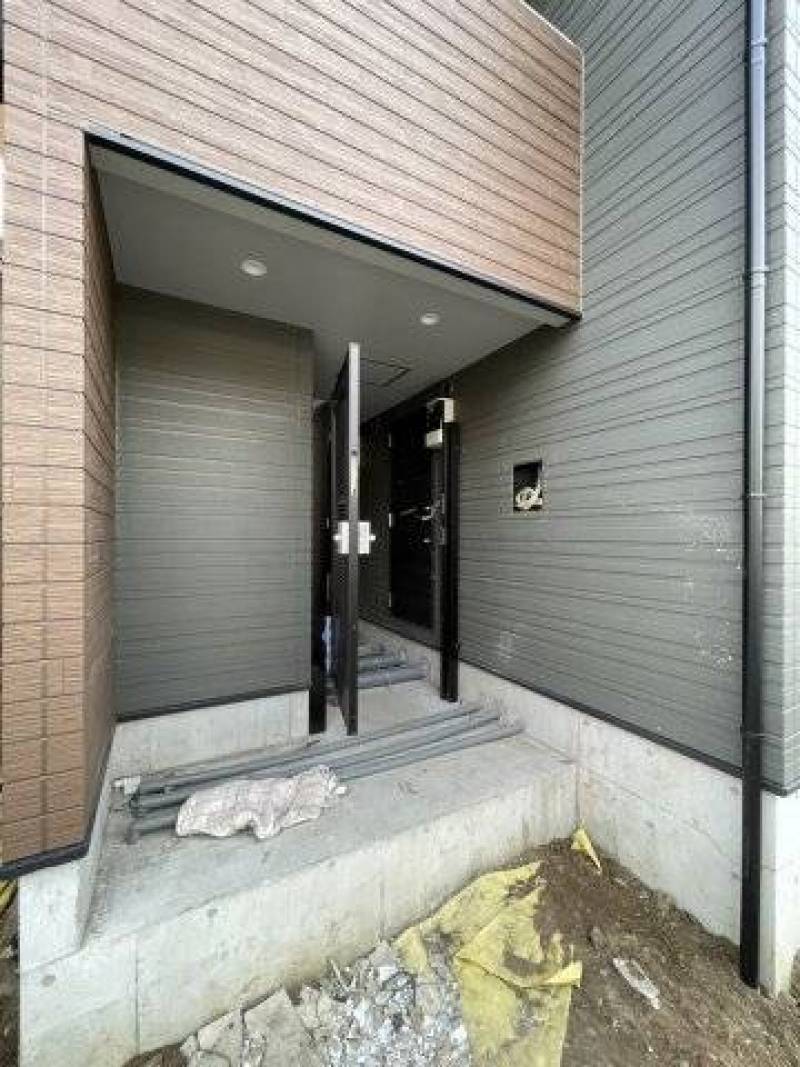 玄関周り工事中