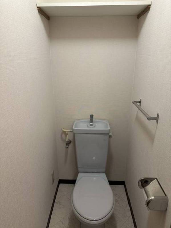 独立トイレで静かなひと時を