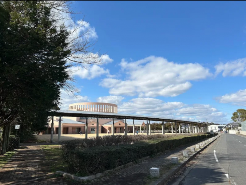 ステキな図書館♪水戸市西部図書館が歩いて行けます。