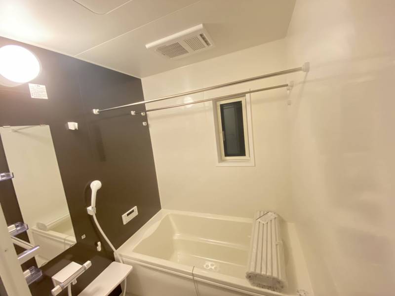 1616の広いバスルーム♪浴室乾燥機、追い炊き給湯付です♪