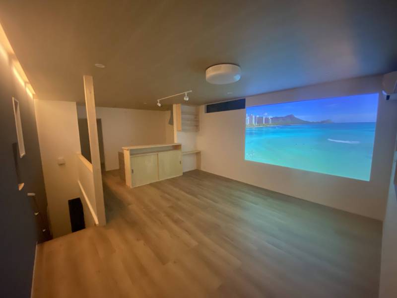 2階リビング♪間接照明、大画面プロジェクターを導入してます♪