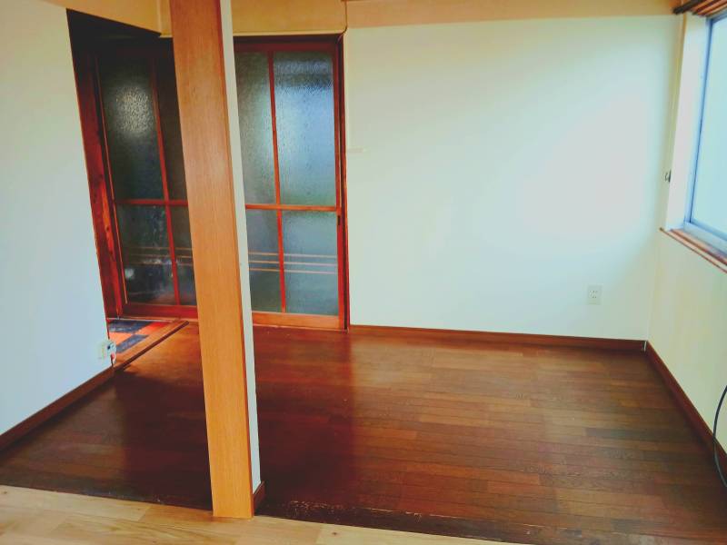 1階サブのお部屋です。収納や洗濯物室内干しなどにも使えます。