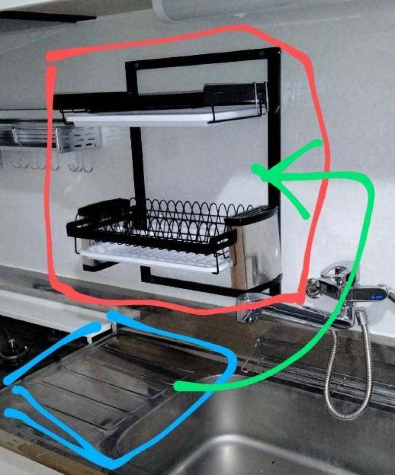 洗物かごを壁に固定備え付けする事で、青枠部分がなくりました