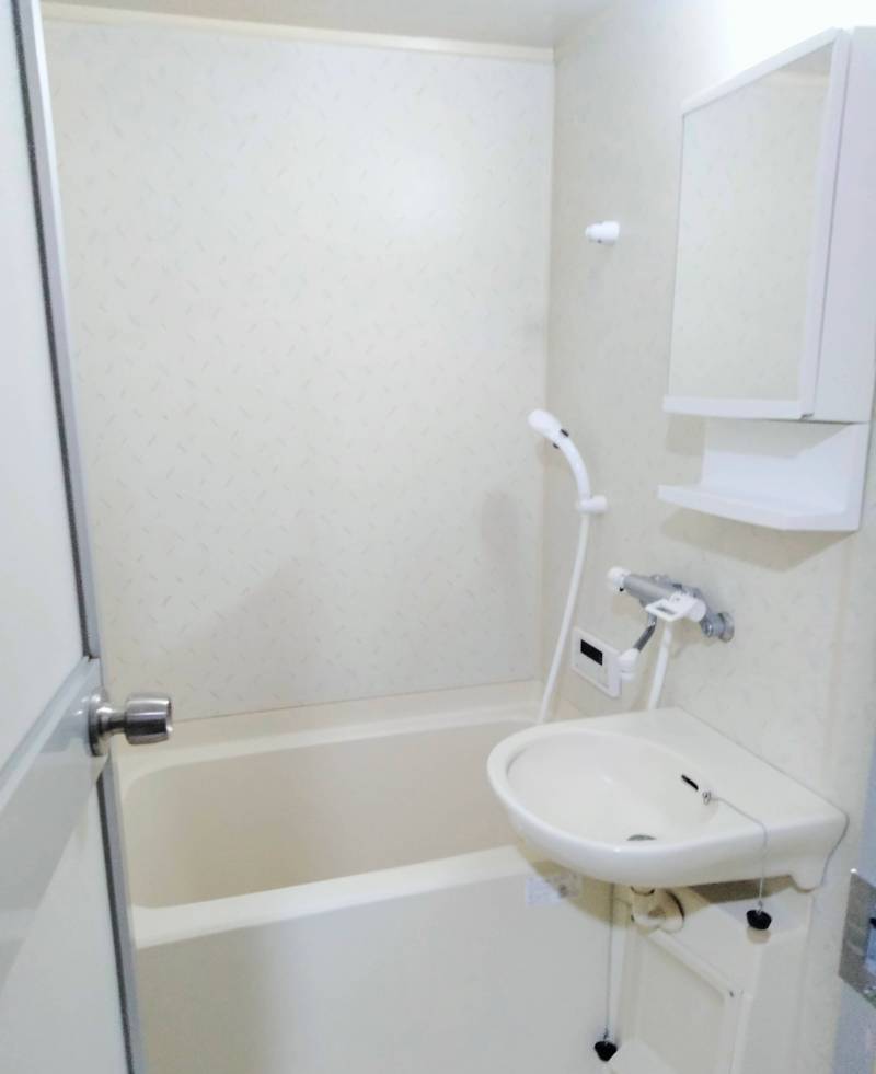 追い焚き機能搭載給湯器です！
追い焚きできます。