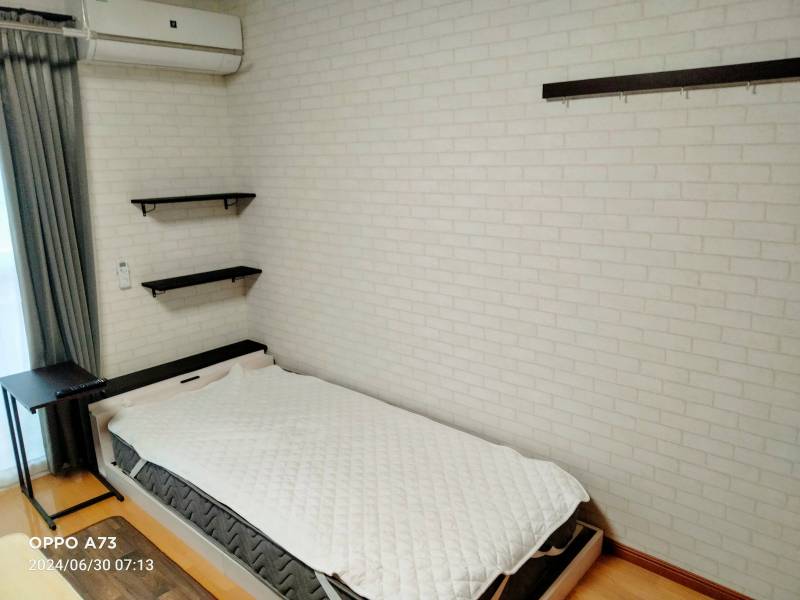 ベッドは、ローベット
部屋が広く見え、ソファー代わりに
利用