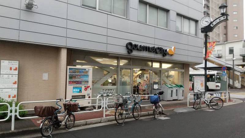 駅前のスーパー