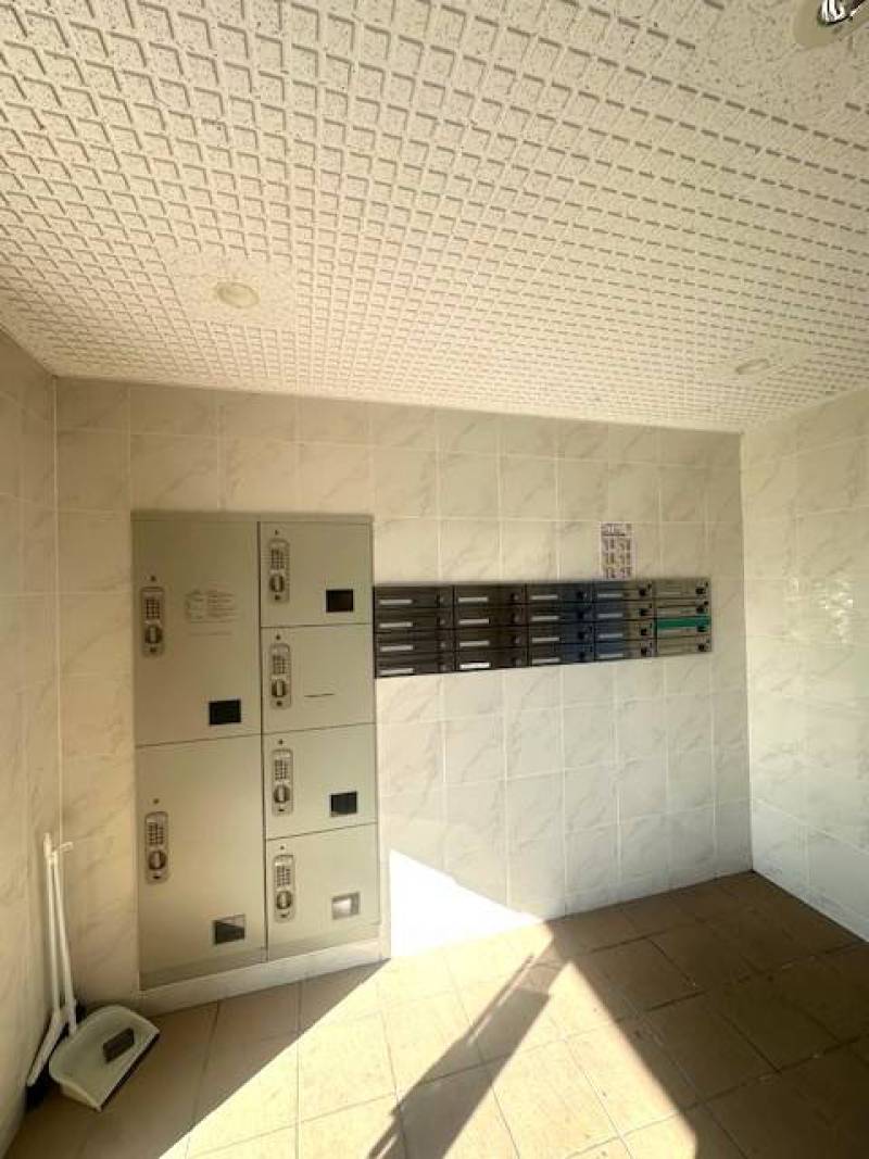 宅配ボックスもあります。オートロックで安心です。