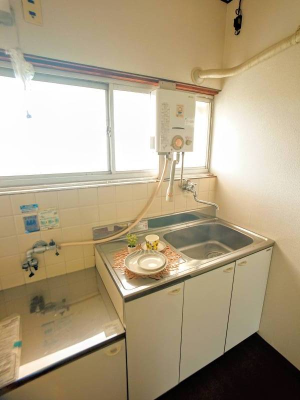 瞬間湯沸し器つき