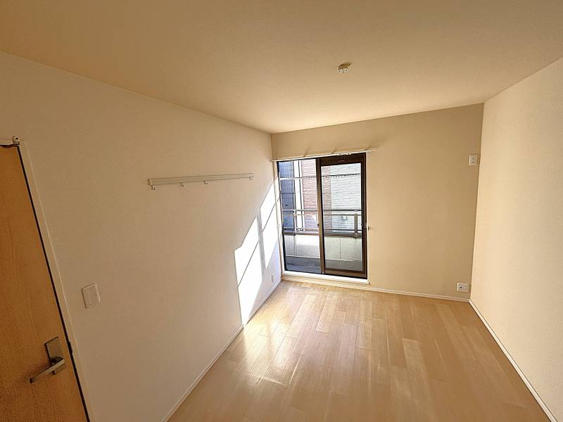 洋室6帖　長押がついて便利