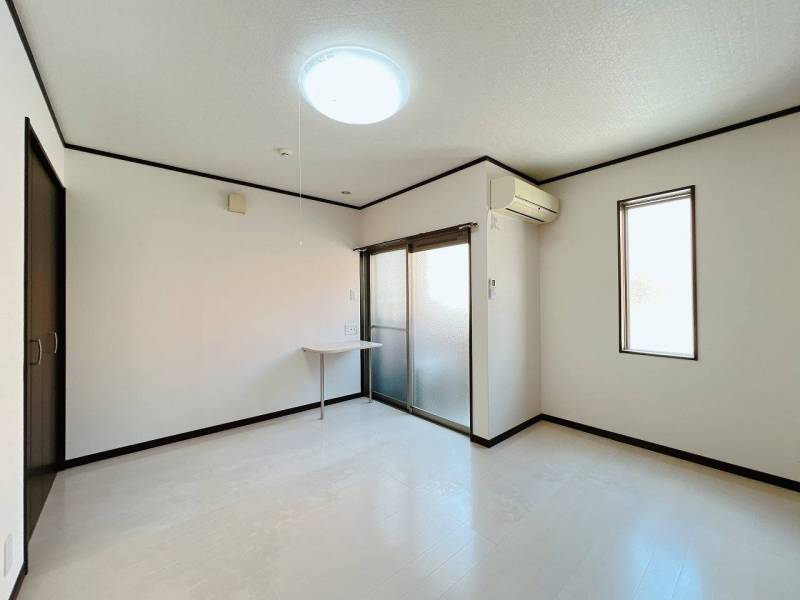 １０１の写真ですが、３階３０１も同様です