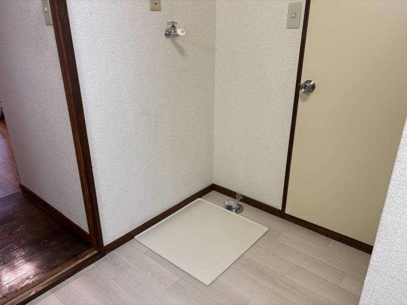 洗濯機パン新設済み。室内洗濯機置場で便利