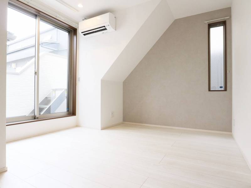 約9.1帖の広々としたリビング♪日当たりも抜群です♪