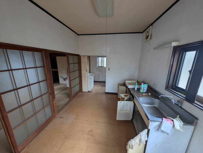 手前　平屋戸建
