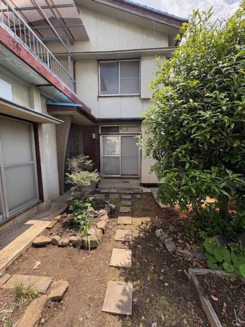 敷地にお庭があります。家庭菜園はいかがですか？