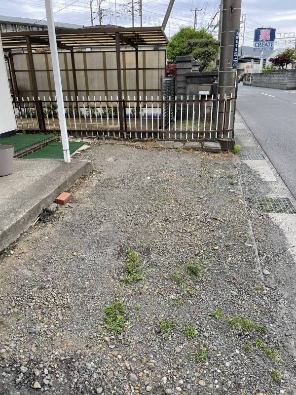 玄関前の駐車スペース