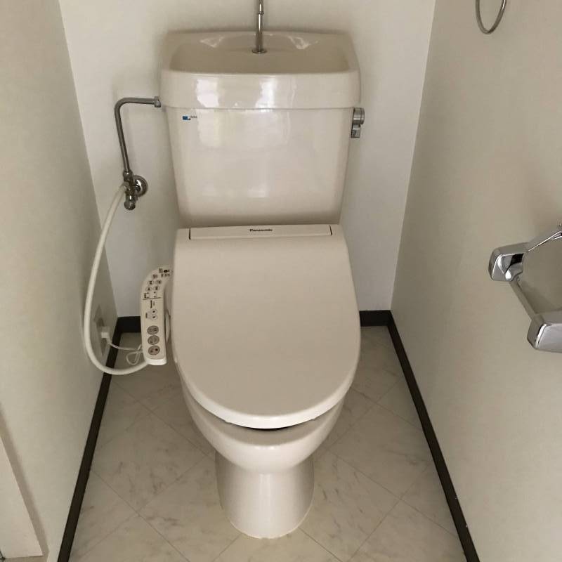 新しくウォシュレット完備です。