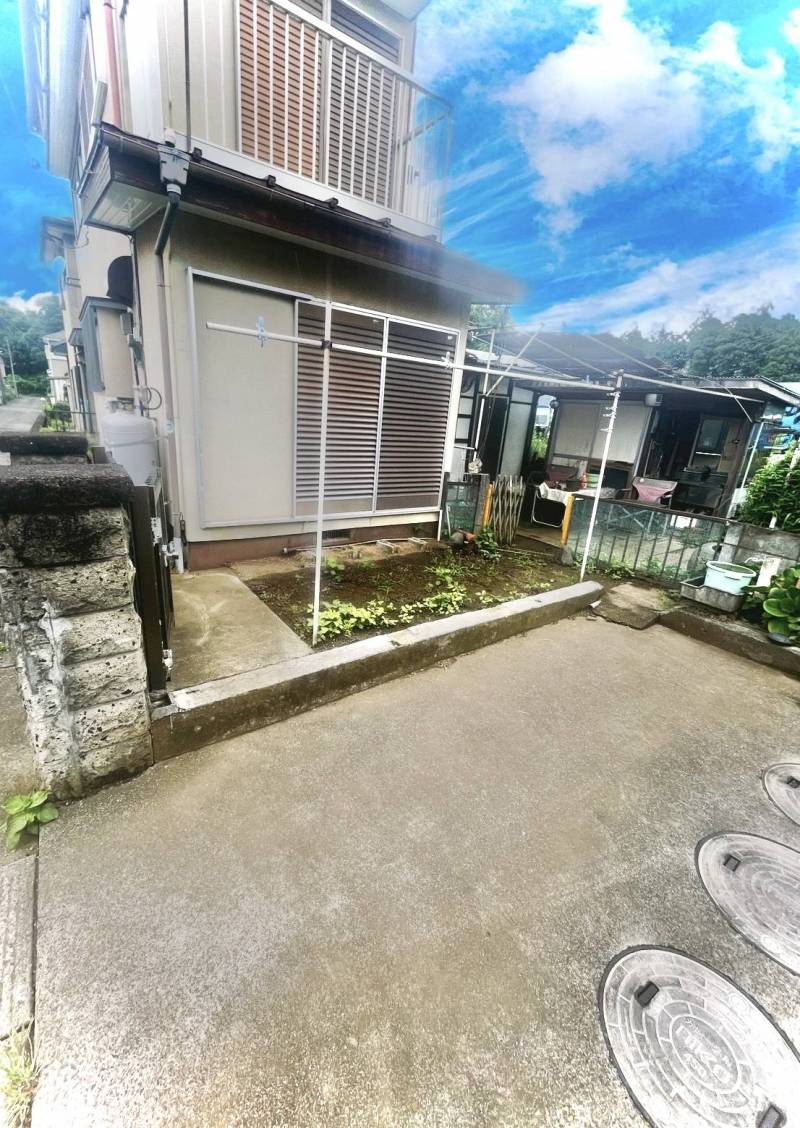 外の庭は家庭菜園が楽しめそうです。