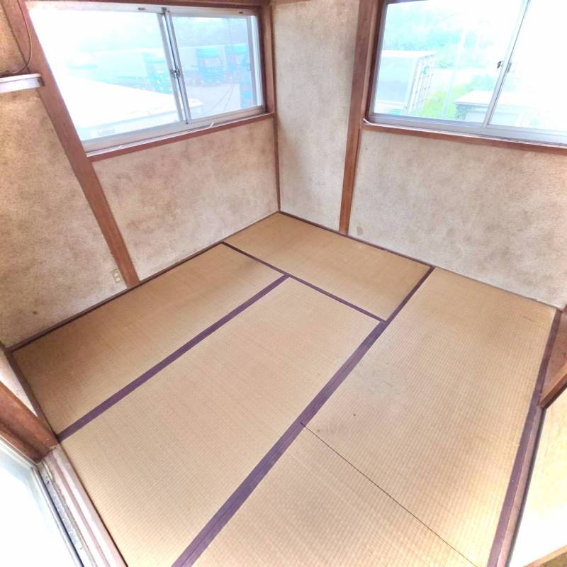 ２階和室。こちらも２面採光です。