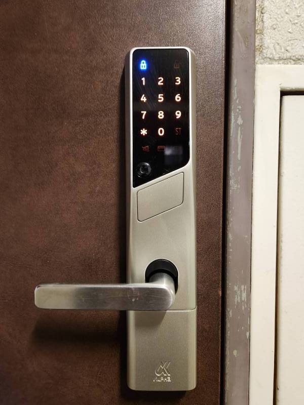 退去/リフォーム前なので他の部屋の参考画像です