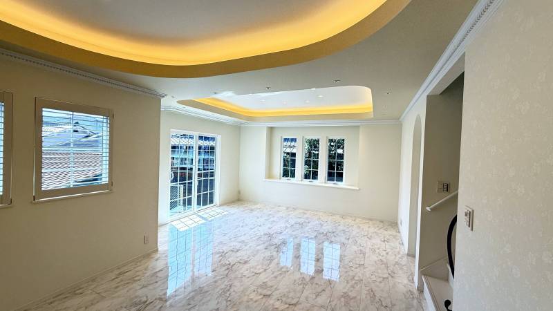 【明るい全館空調のリビング】