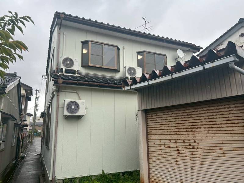 物件裏に駐車場あり
