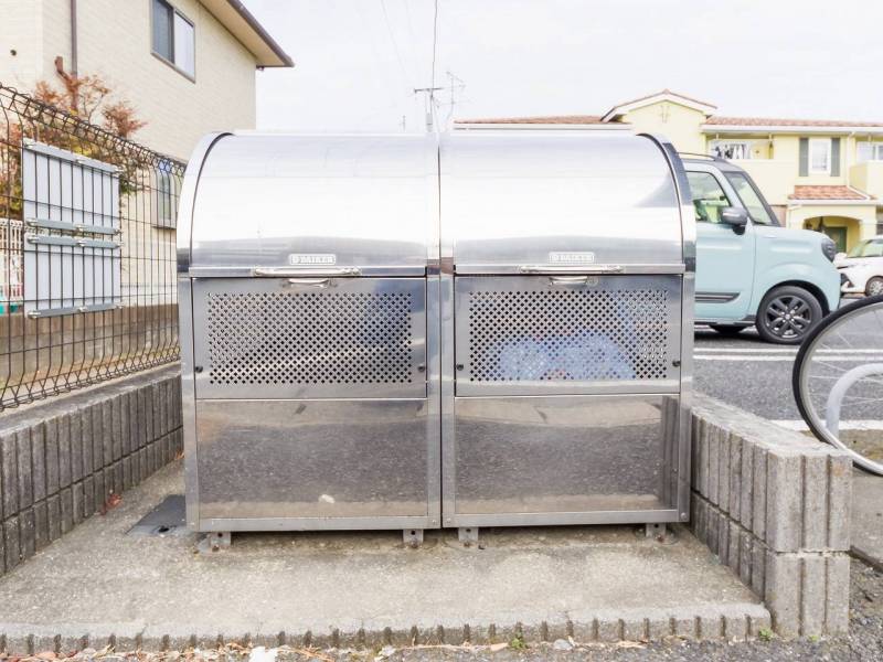 ごみ収集場所：敷地内にあるので、いつでもすぐ出せに行けます