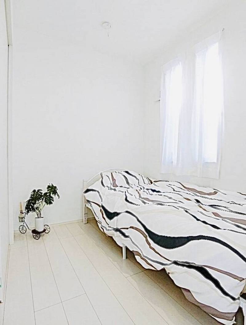 明るい寝室です