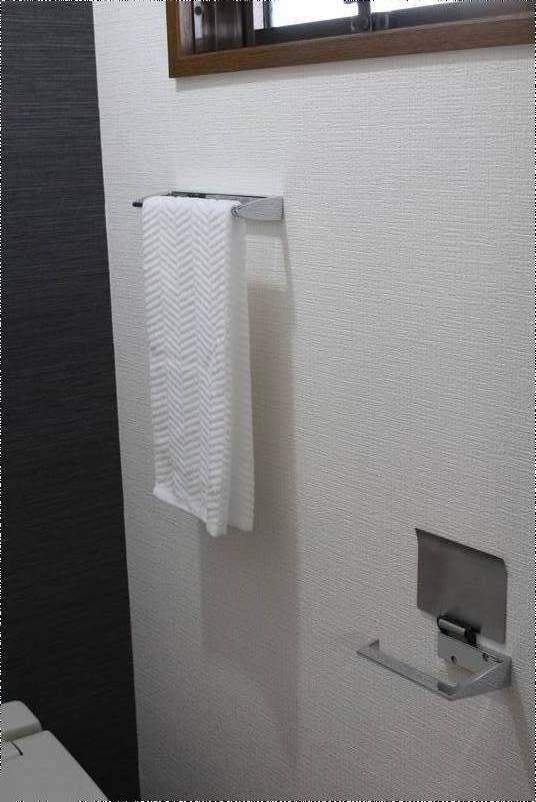 長押をつけてドイツ製のマワハンガーを付けました。
