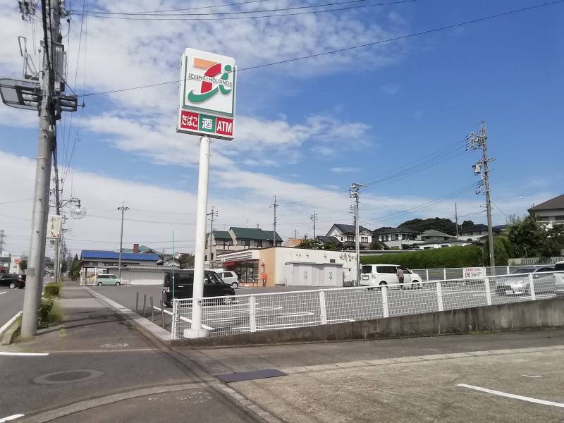 最寄りコンビニは嬉しいセブンイレブン！徒歩約3分♪♪