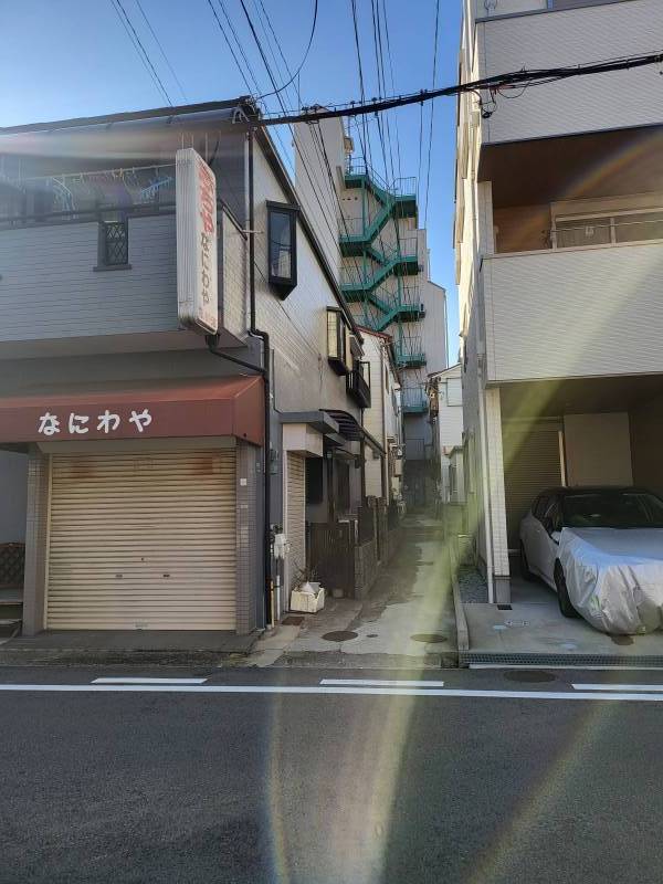 道路に面していないため静かに暮らせます。