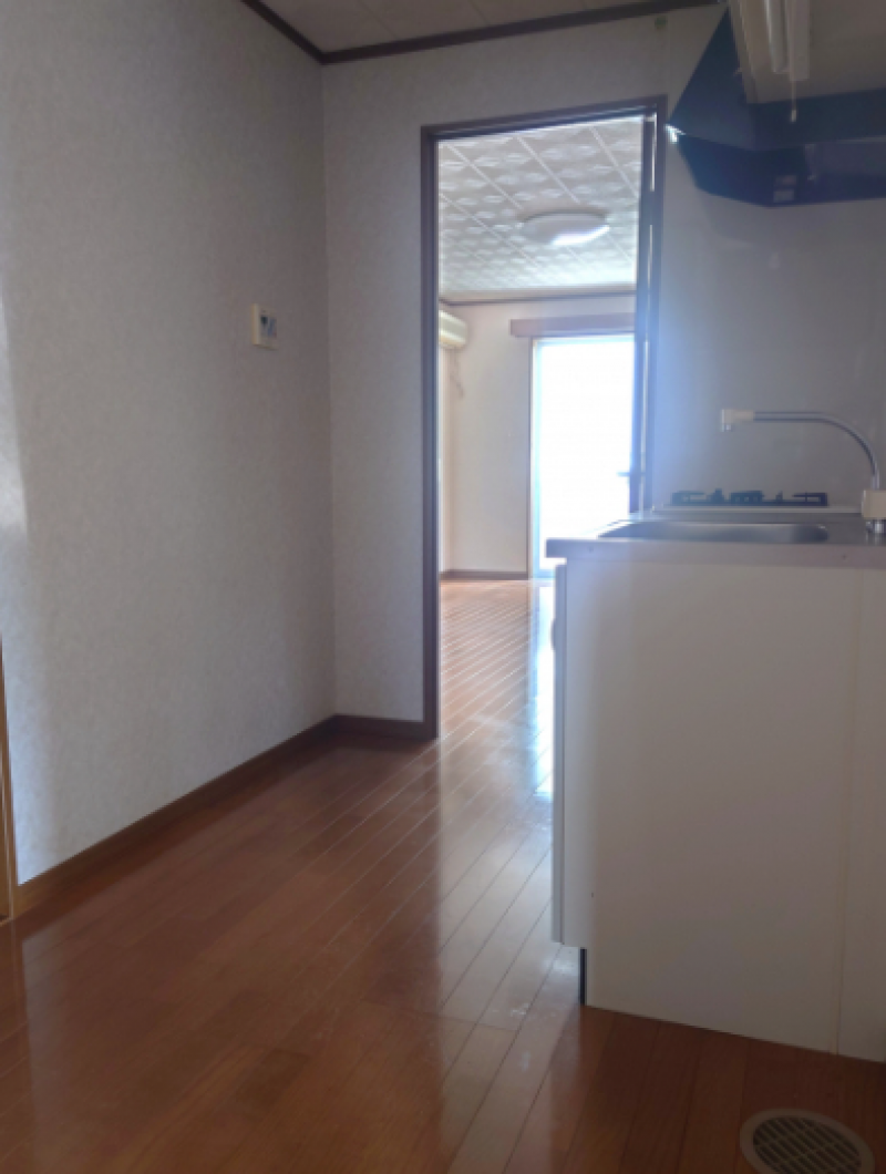 ナチュラルな色合いで落ち着く室内